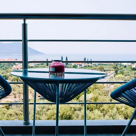 Konatsi Luxury Tirós