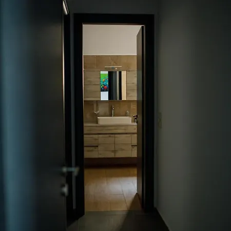 Konatsi Luxury * Tirós