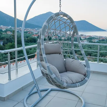 Konatsi Luxury 公寓 Tirós