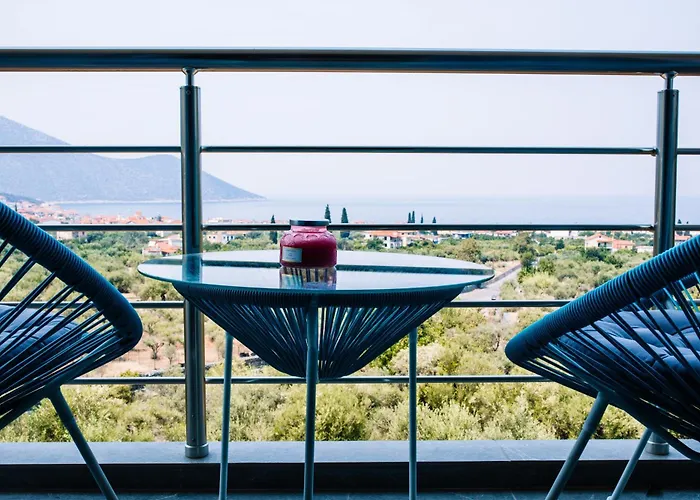 Konatsi Luxury Тирос