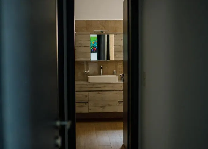 Konatsi Luxury * Тирос