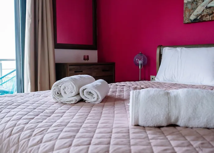 Lägenhet Konatsi Luxury Tirós