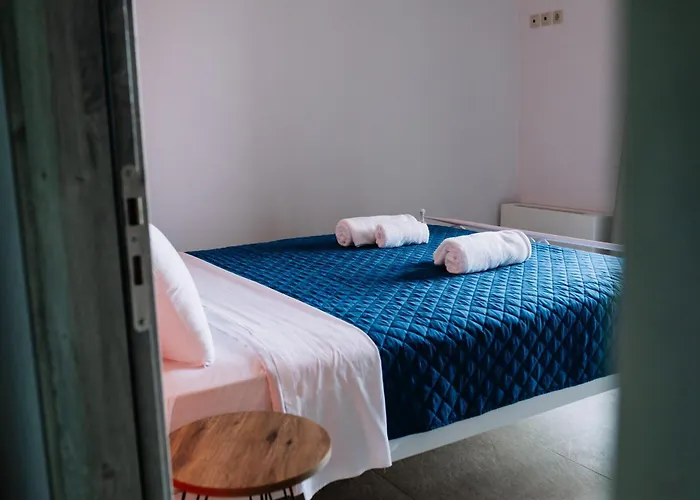 Konatsi Luxury Lägenhet Tirós