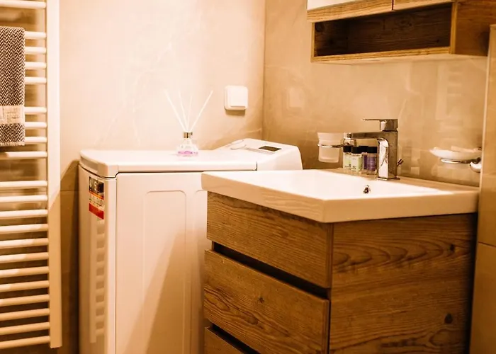 Lägenhet Konatsi Luxury Tirós